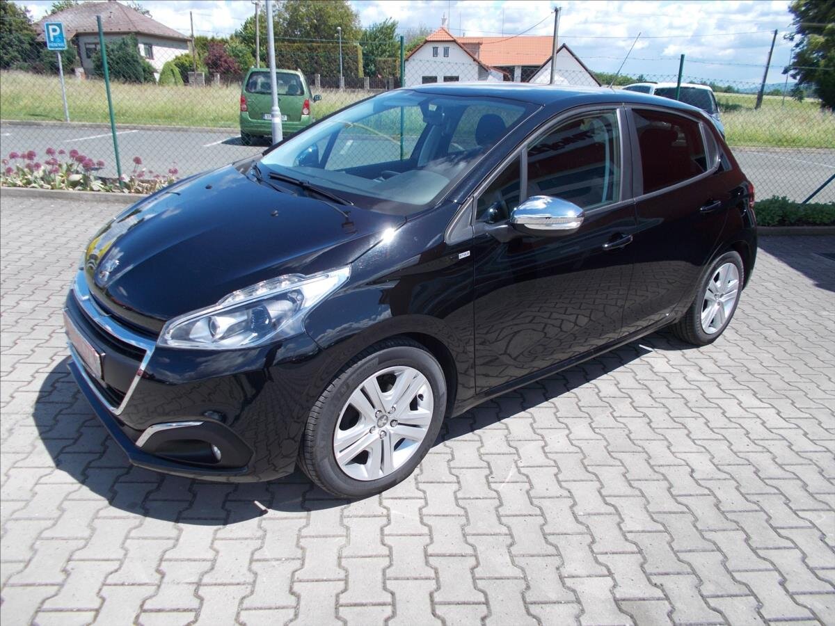 Peugeot 208 Hatchback 1,2 l 60 kw
