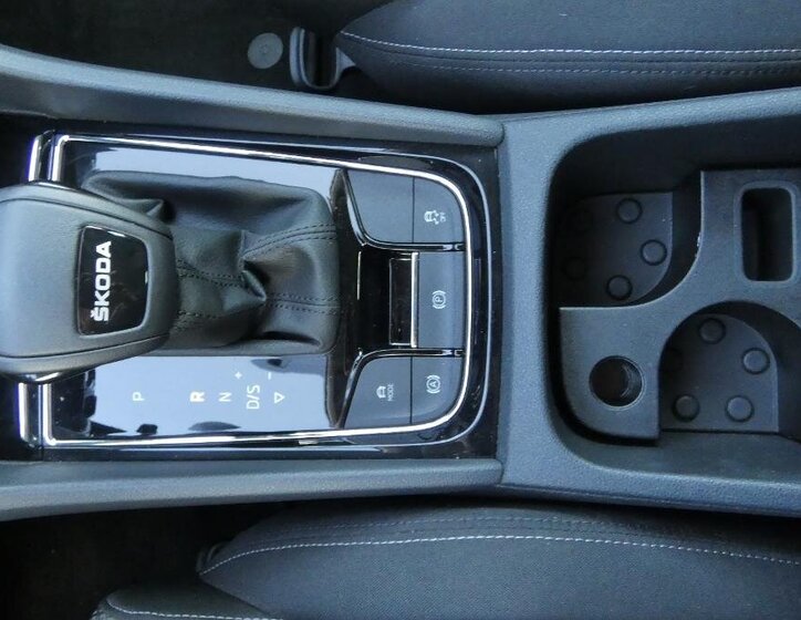 Škoda Karoq SUV / Terénní 1,5 l 110 kw