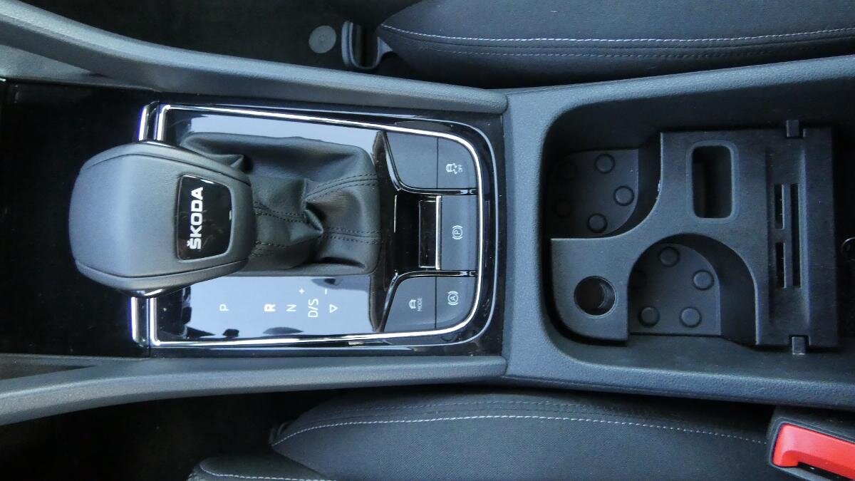 Škoda Karoq SUV / Terénní 1,5 l 110 kw