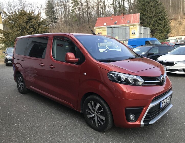 Toyota ProAce Kombi 2,0 l 110 kw