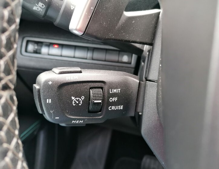 Peugeot 5008 SUV / Terénní 1,5 l 96 kw