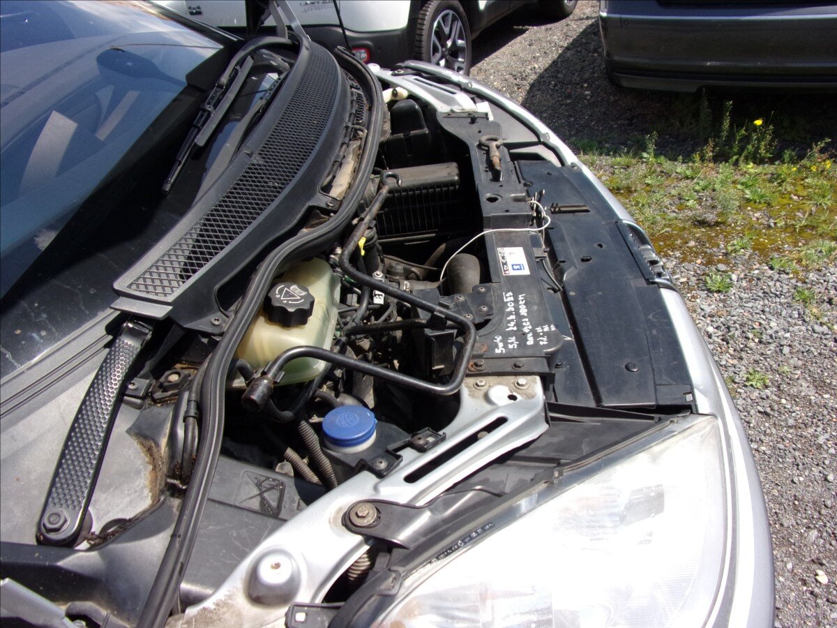 Peugeot 807 MPV 2,0 l 100 kw