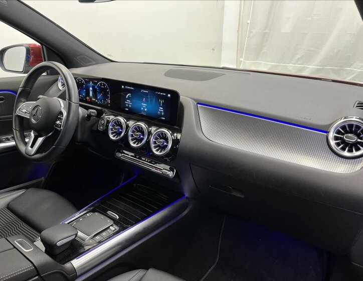 Mercedes-Benz GLA SUV 1,3 l 120 kw