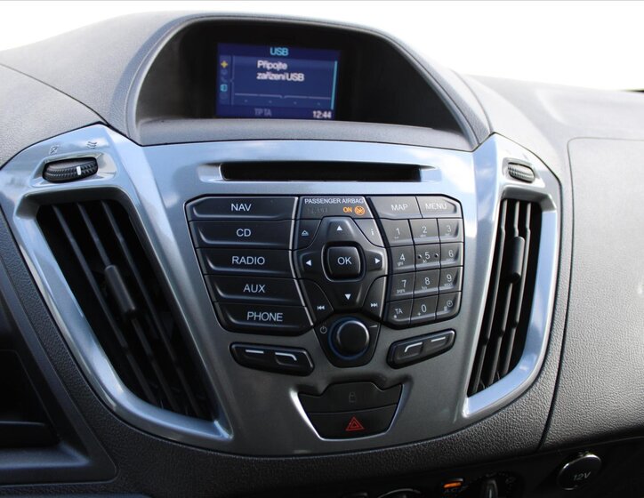 Ford Tourneo Custom 21