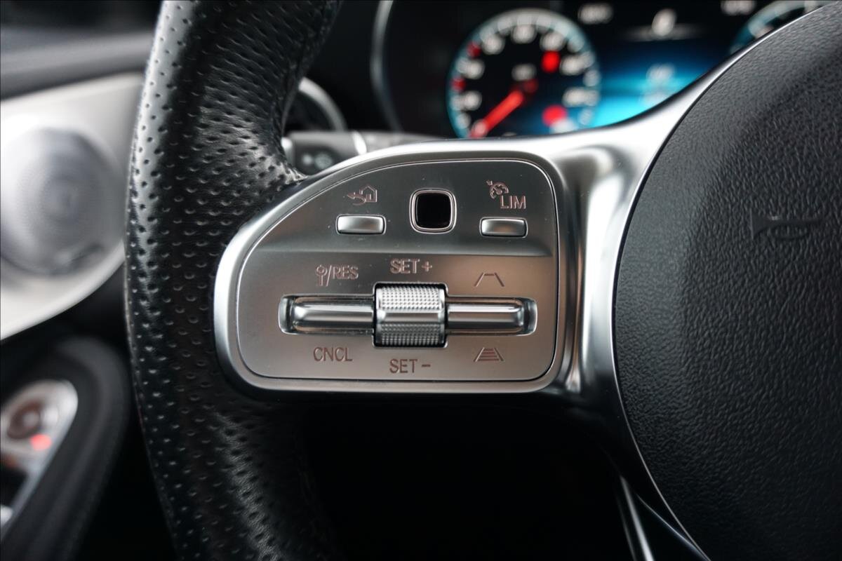 Mercedes-Benz GLC SUV / Terénní 2,0 l 180 kw