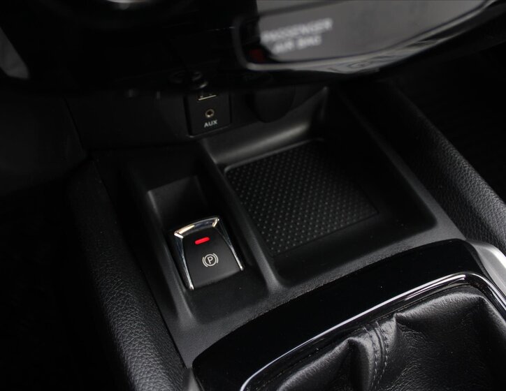 Nissan X-Trail SUV 1,6 l 96 kw