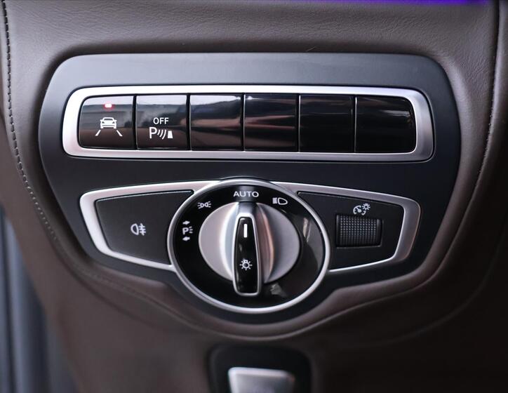 Mercedes-Benz Třídy G 64