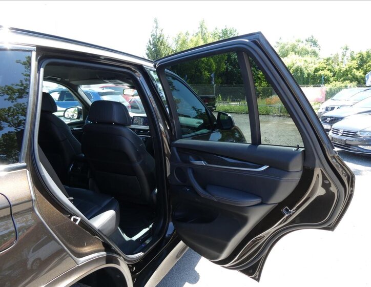 BMW X5 SUV / Terénní 3,0 l 280 kw