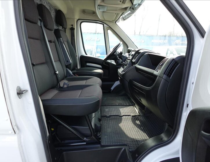 Opel Movano Valník 2,2 l 121 kw