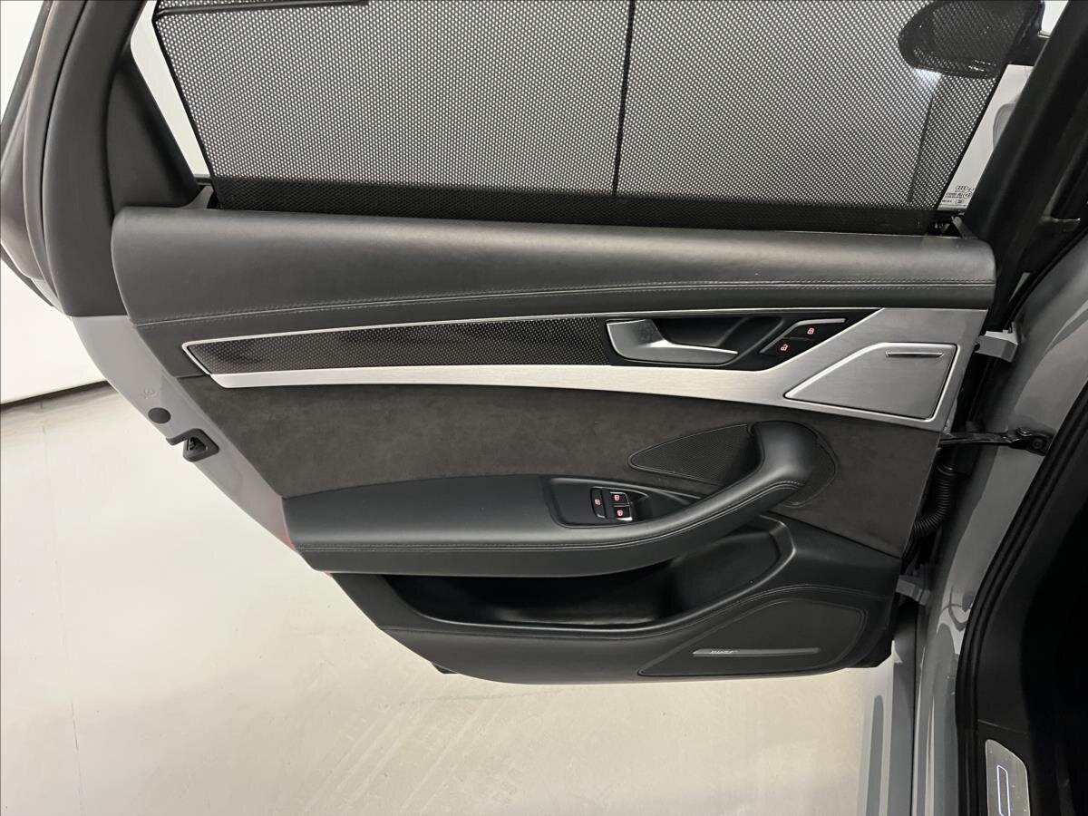 Audi S8 Sedan / Limuzína 4,0 l 445 kw