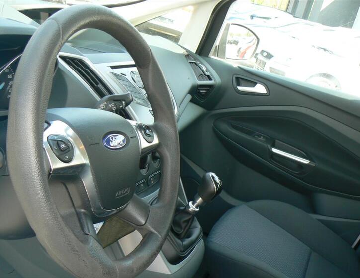 Ford Grand C-MAX 10