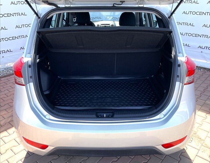 Hyundai ix20 MPV 1,4 l 66 kw