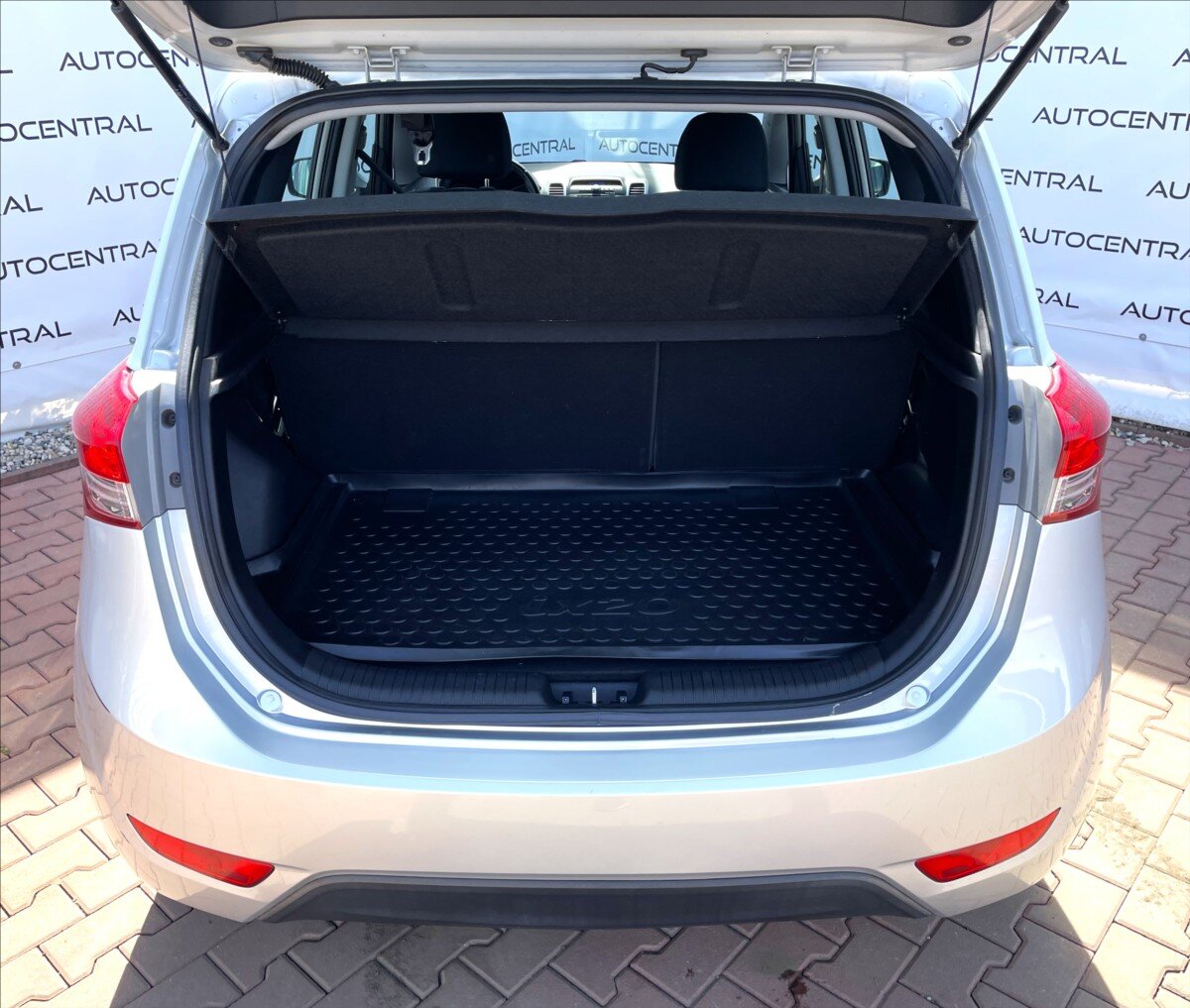 Hyundai ix20 MPV 1,4 l 66 kw