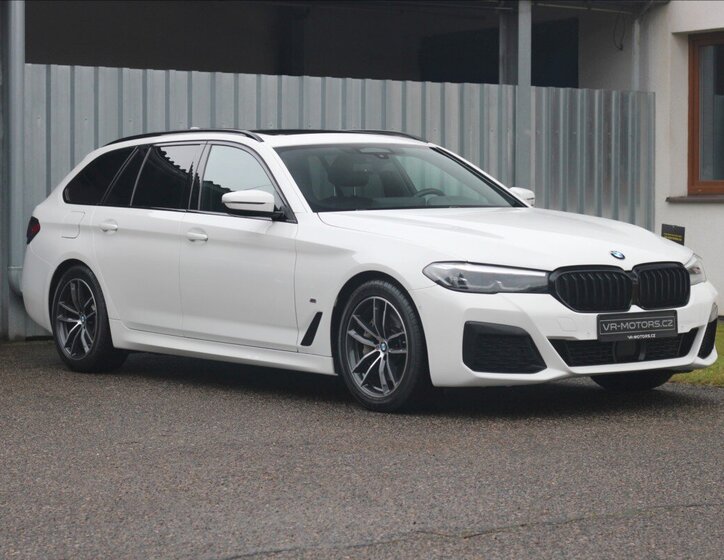 BMW Řada 5 Kombi 3,0 l 210 kw