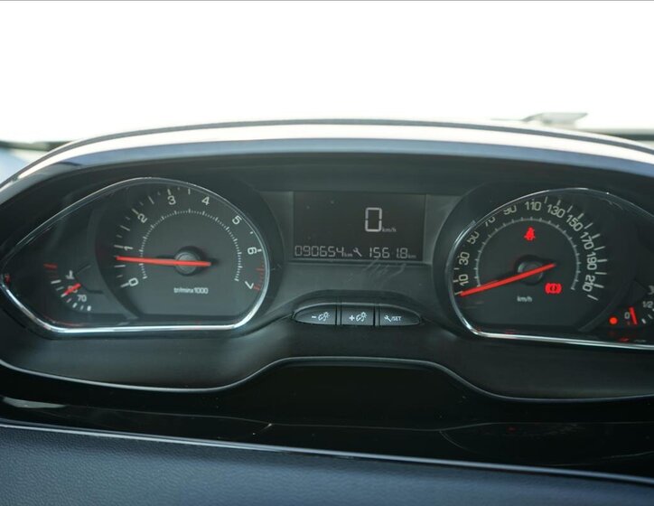 Peugeot 208 Hatchback 1,2 l 60 kw