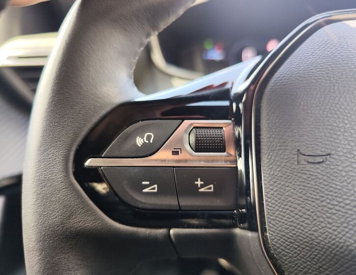 Peugeot 2008 Hatchback 1,2 l 74 kw