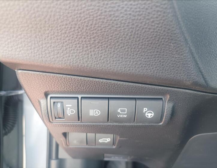 Toyota Corolla Cross 10