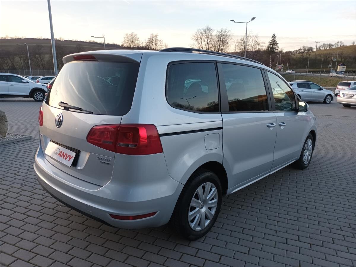 Volkswagen Sharan MPV 2,0 l 103 kw