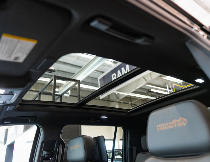 Chevrolet Suburban SUV 6,2 l 313 kw