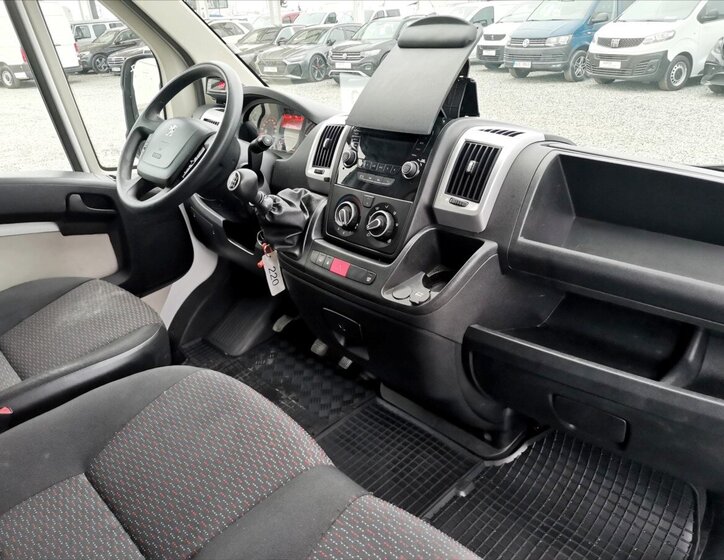 Peugeot Boxer 8