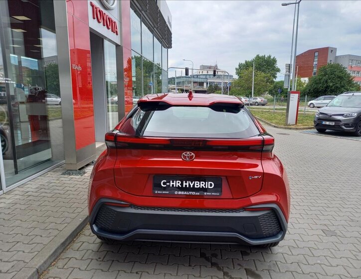 Toyota C-HR Hatchback 1,8 l 103 kw