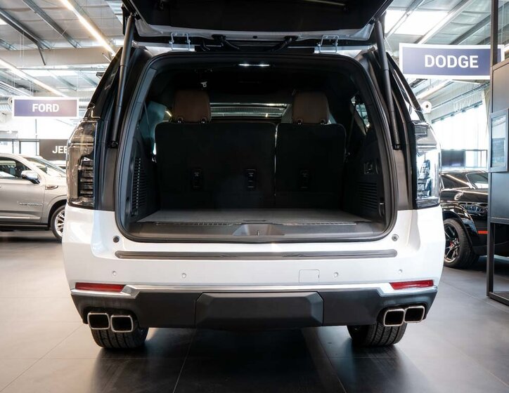 Chevrolet Suburban SUV 6,2 l 313 kw