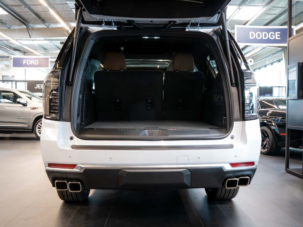 Chevrolet Suburban SUV 6,2 l 313 kw