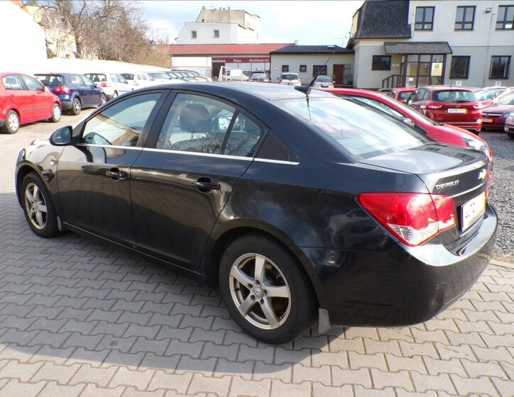 Chevrolet Cruze Sedan / Limuzína 2,0 l 110 kw