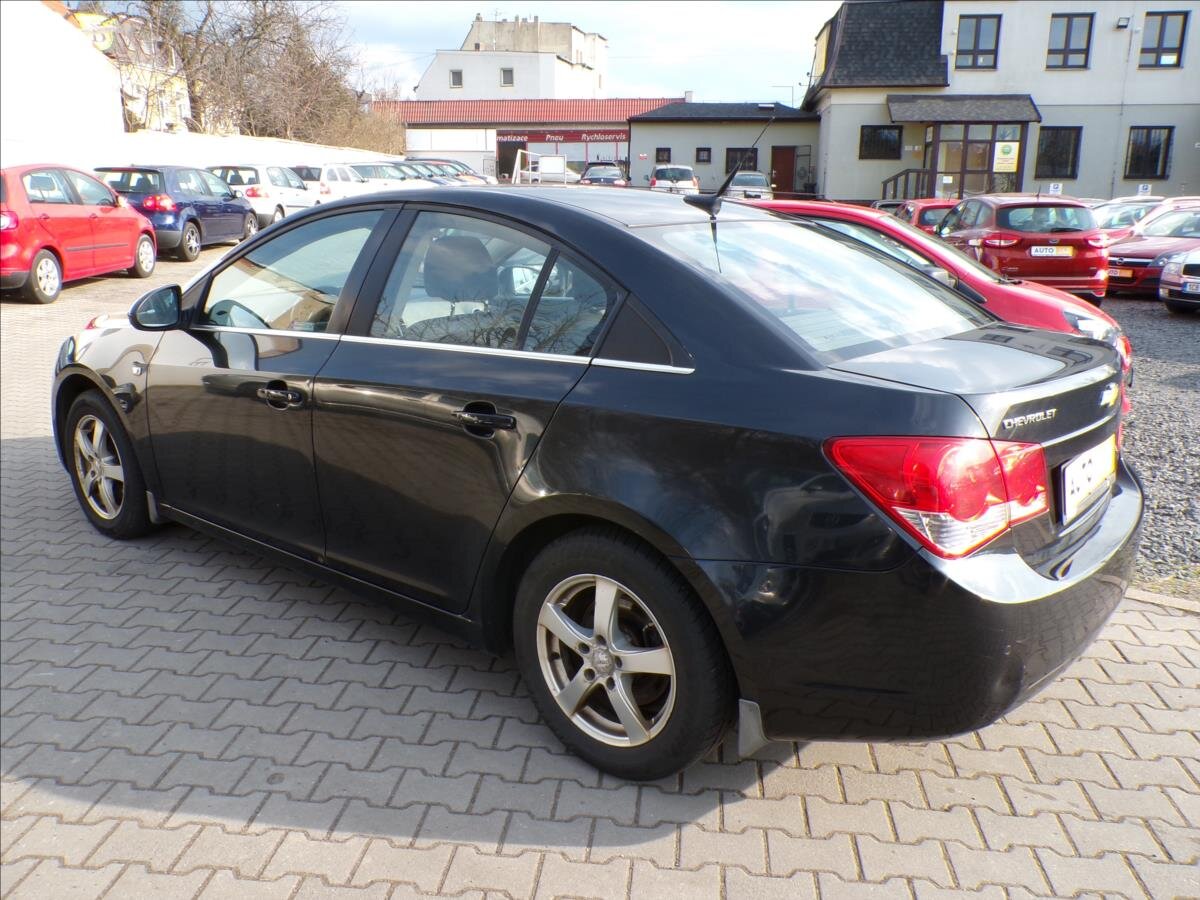 Chevrolet Cruze Sedan / Limuzína 2,0 l 110 kw