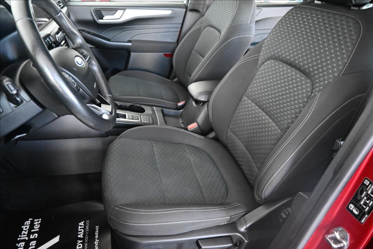 Ford Kuga SUV / Terénní 1,5 l 88 kw