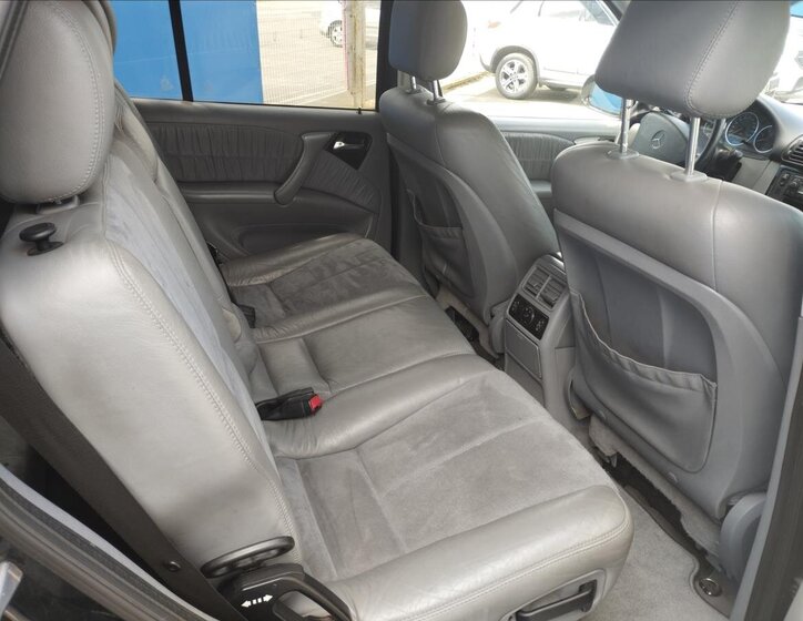 Mercedes-Benz Třídy M SUV / Terénní 2,7 l 120 kw