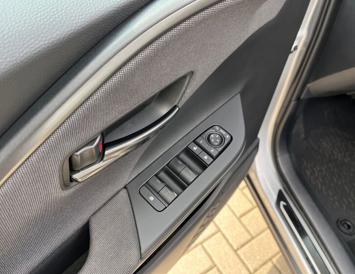 Toyota C-HR SUV / Terénní 2,0 l 112 kw