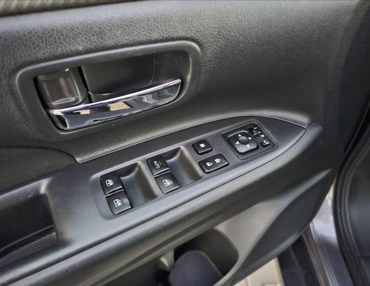 Mitsubishi Outlander 16
