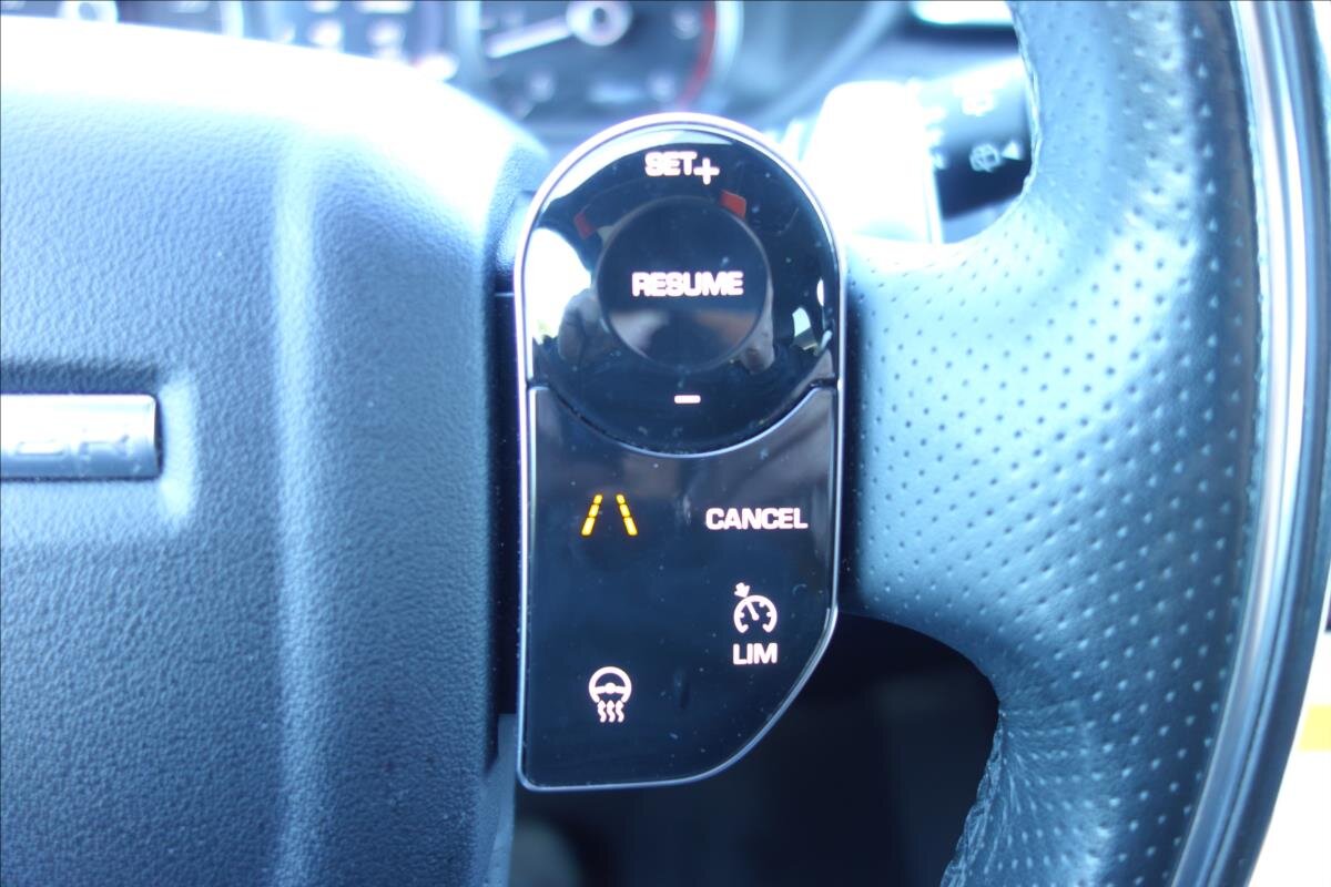 Land Rover Range Rover Velar SUV / Terénní 3,0 l 221 kw