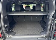 Land Rover Defender 31