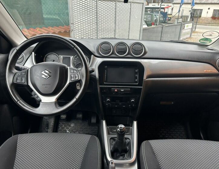 Suzuki Vitara 10