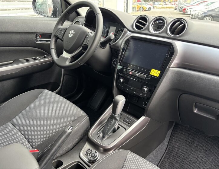 Suzuki Vitara SUV 1,4 l 81 kw