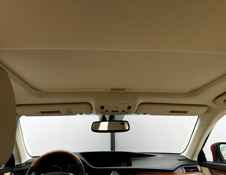 Lexus ES 300h Sedan / Limuzína 3,0 l 116 kw