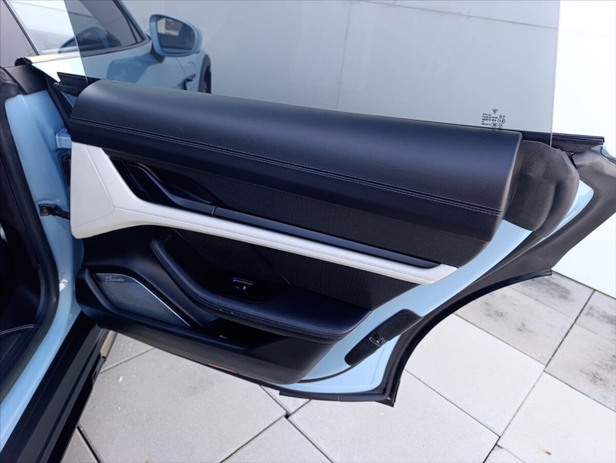 Porsche Taycan Kombi 0,0 560 kw