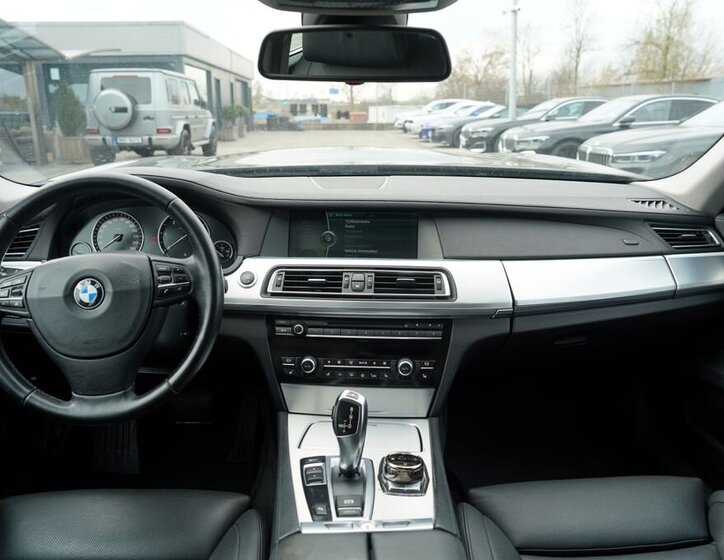 BMW Řada 7 Sedan / Limuzína 3,0 l 180 kw
