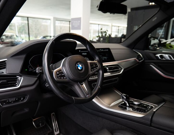 BMW X5 SUV / Terénní 3,0 l 250 kw