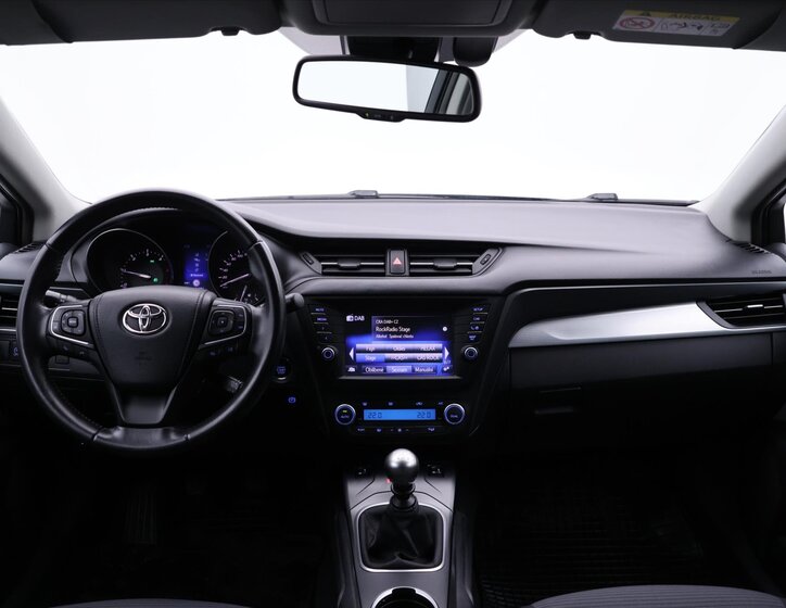 Toyota Avensis Kombi 2,0 l 105 kw