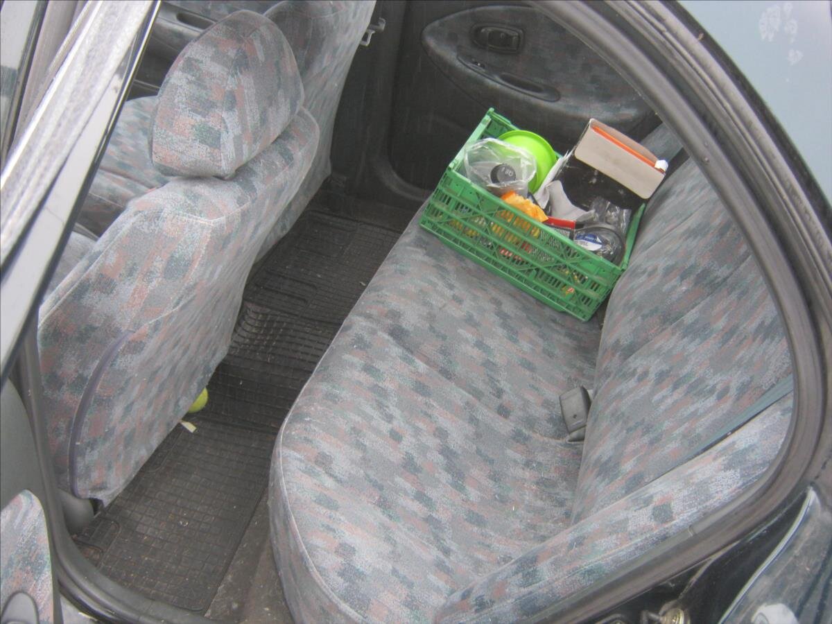 Hyundai Lantra Sedan 1,6 l 83 kw