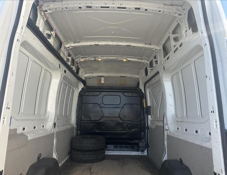 Ford Transit 14