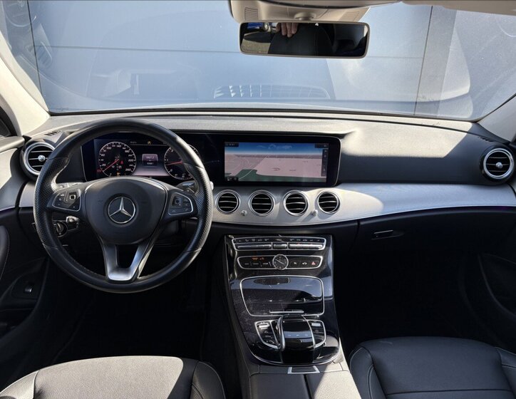 Mercedes-Benz Třídy E Sedan / Limuzína 3,0 l 190 kw
