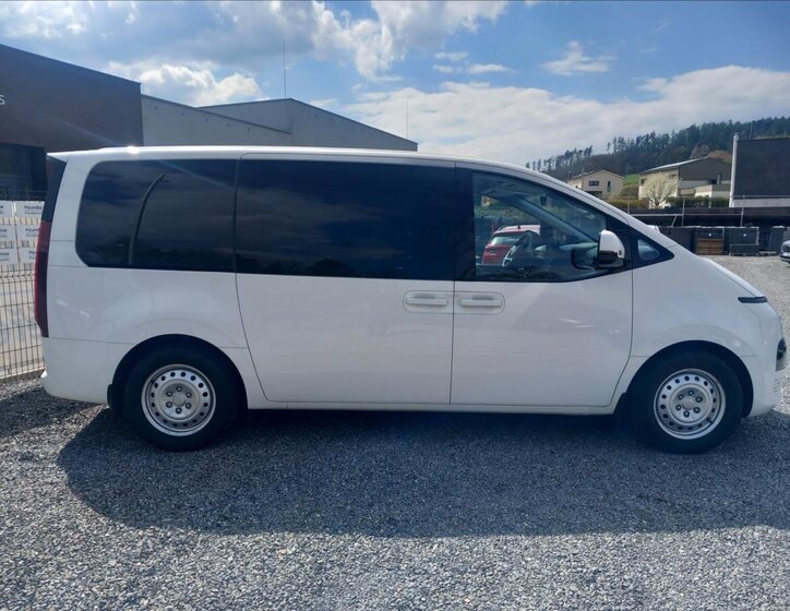 Hyundai Staria MPV 2,2 l 130 kw