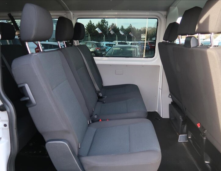 Volkswagen Transporter 18