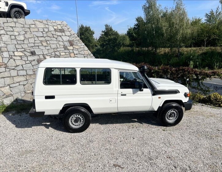 Toyota Land Cruiser 8