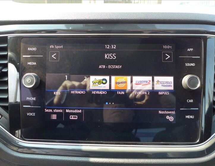 Volkswagen T-Roc SUV / Terénní 2,0 l 110 kw