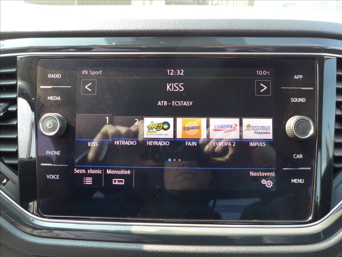 Volkswagen T-Roc SUV / Terénní 2,0 l 110 kw